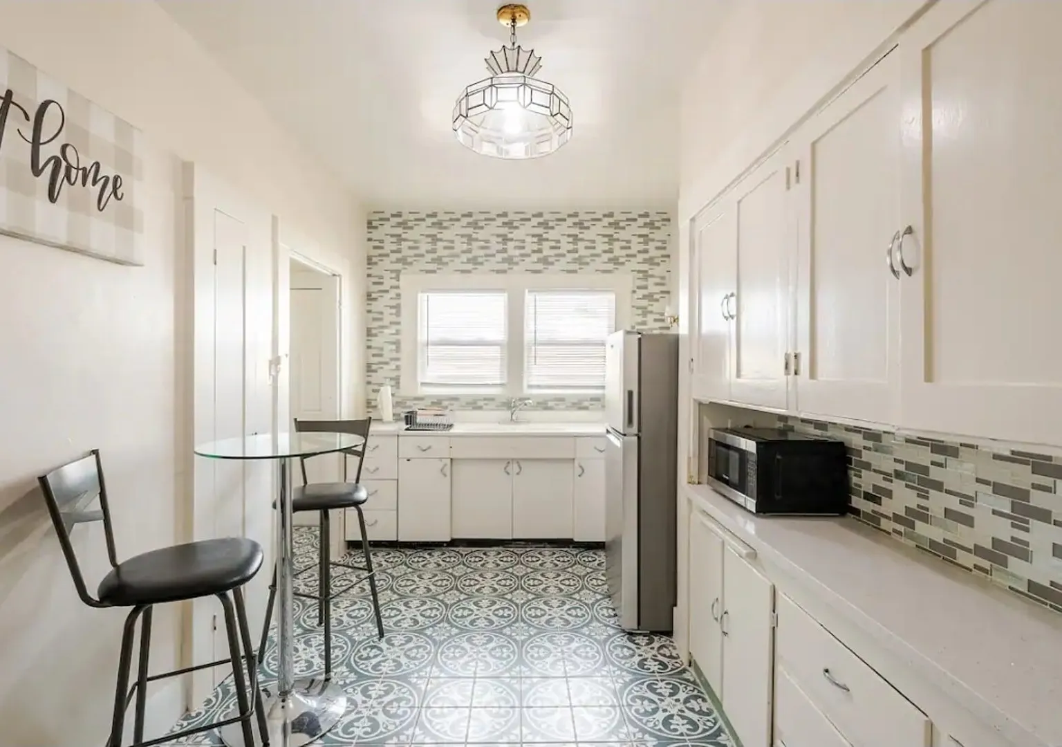 The Grand Heritage: Deluxe One Bedroom Home — Photo 4