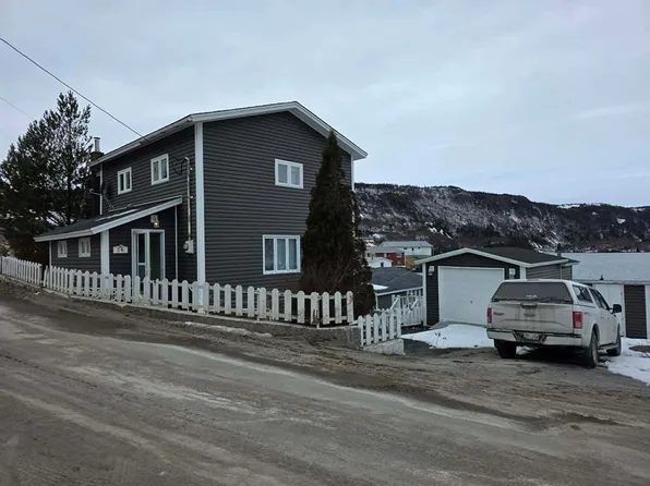 26 Main Street, English Harbour East, NL A0E1M0
