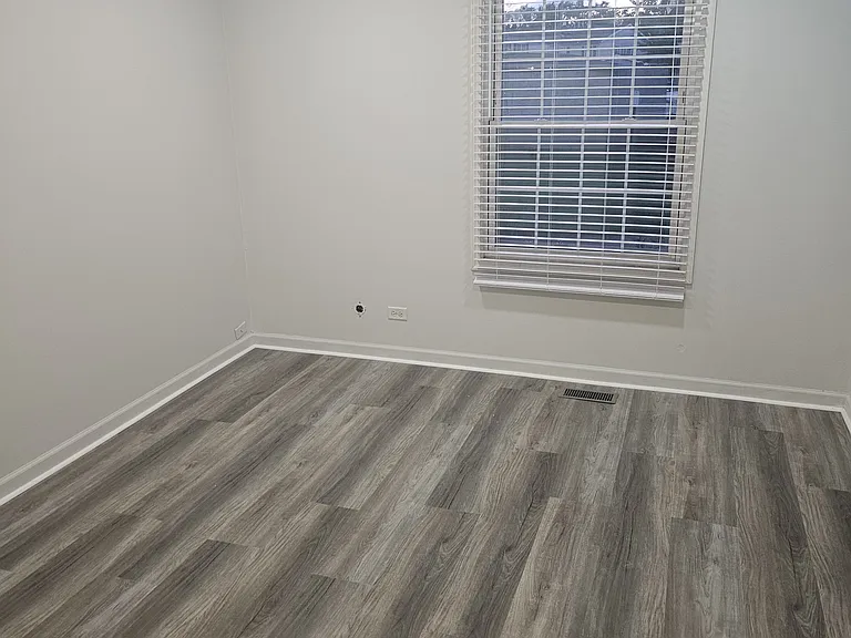 7606 Bristol Ln #F — Photo 10