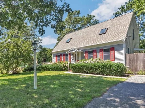 9 Elaine Road, Hyannis, MA 02601