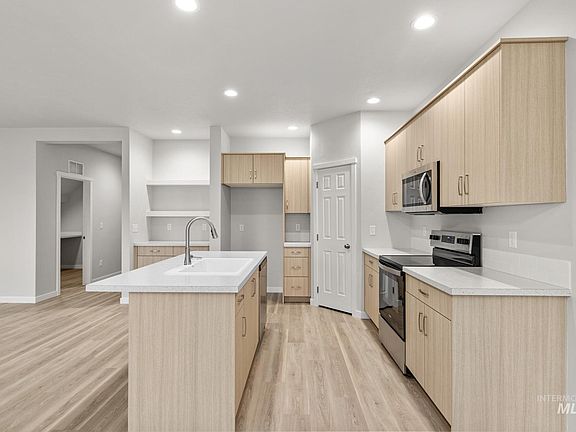 7th image of this home
