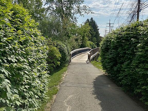 4th image of 57312 Yorkshire Dr