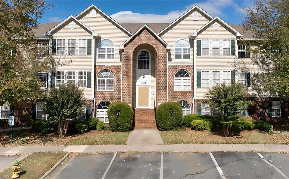 1st image of 124 Mill Pond Dr