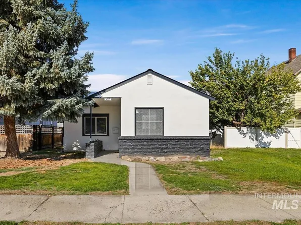 416 E 3rd St, Emmett, ID 83617