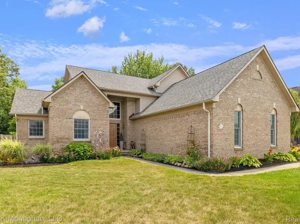 33457 Crooks St, Rockwood, MI 48173