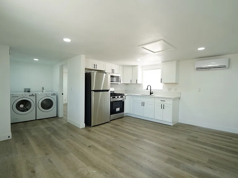 1006 Beverly Rd — Photo 2