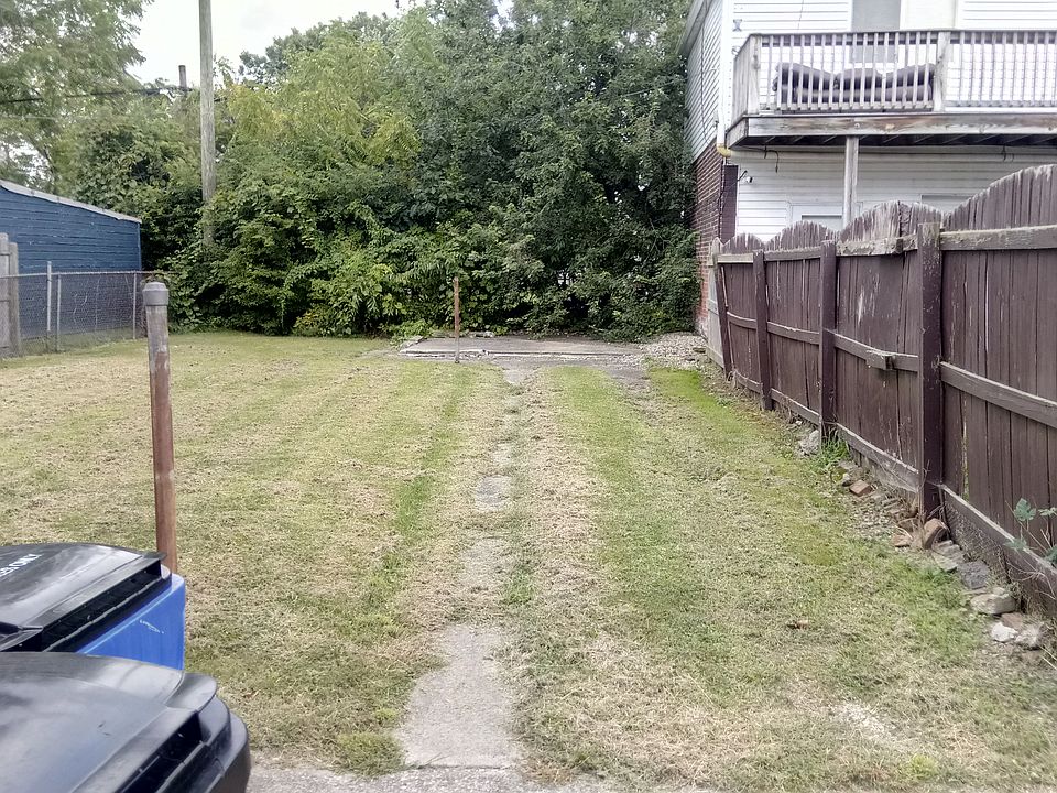 2nd image of 3189 W 95th St