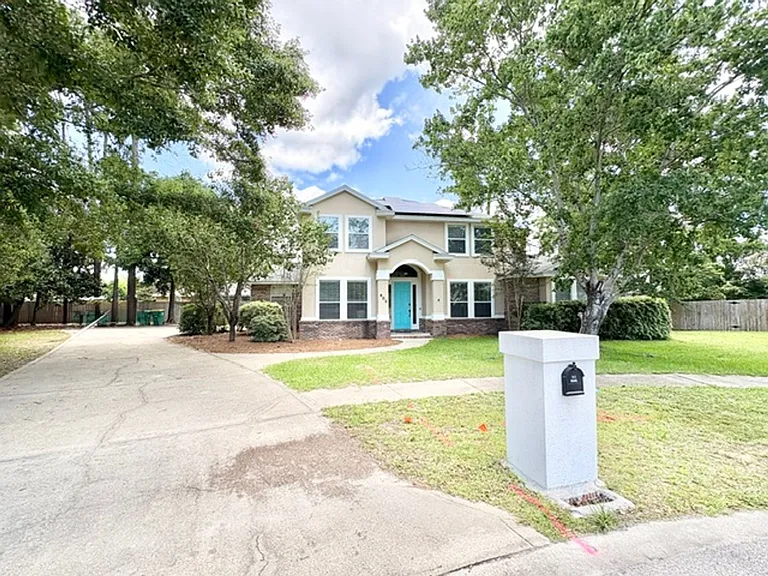 603 Buckeye Ct — Photo 4