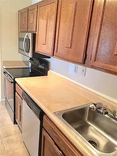 140 Kane St #B1 — Photo 5