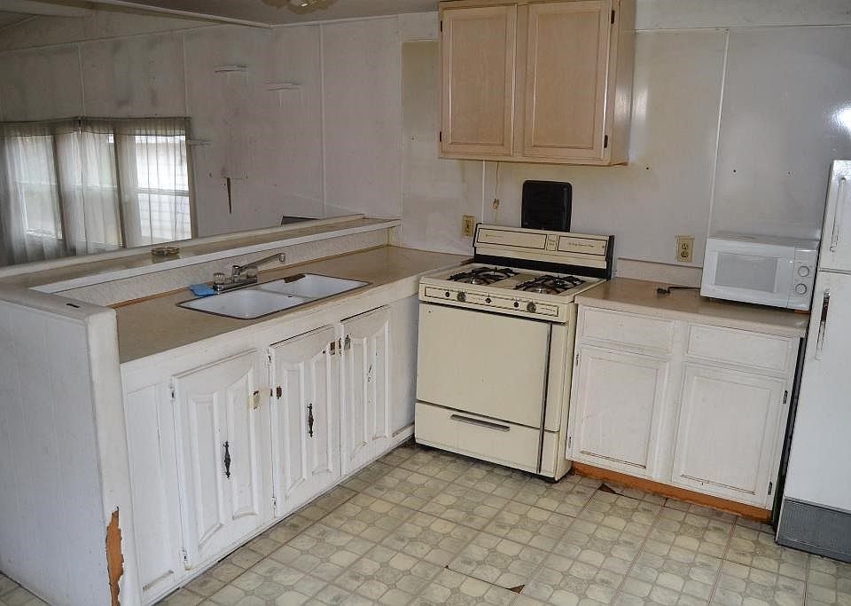 2nd image of 410 Breckenridge Dr