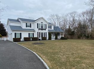 16 Jessie Rd, Eastport, NY 11941