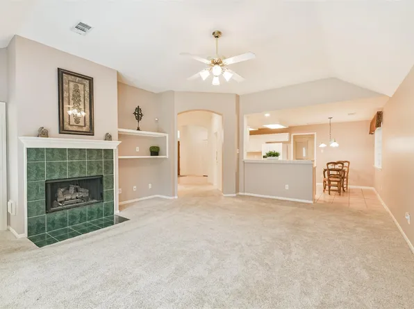 10423 Emerald Glen Ln, Houston, TX 77070