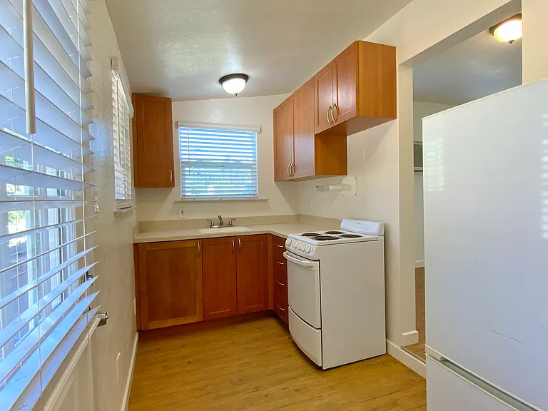Eat-in Kitchen