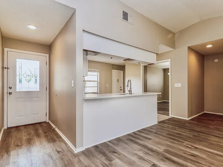 4910 Hi Vista Cir — Photo 3