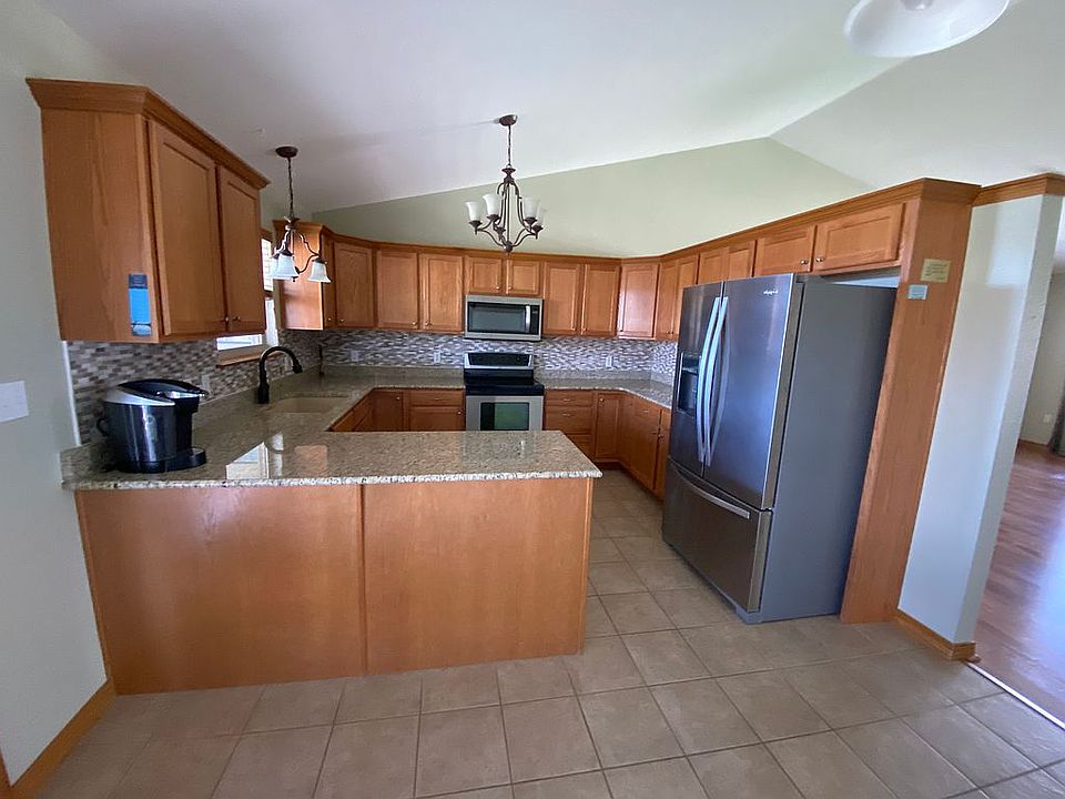 1st image of 14 Bay Front Ln
