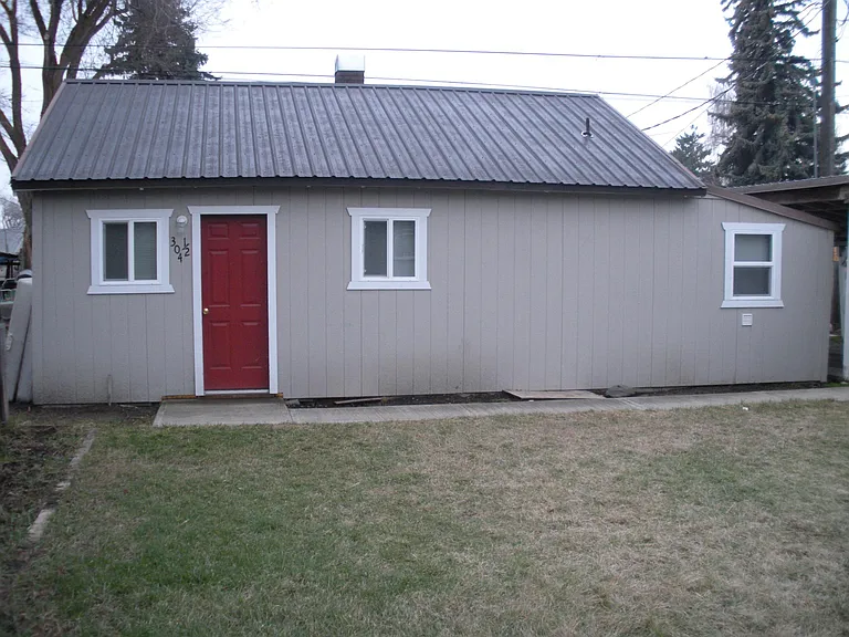 W 13th Ave — Photo 10