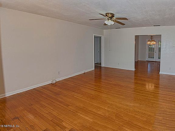 3rd image of 6505 Barkwood Dr