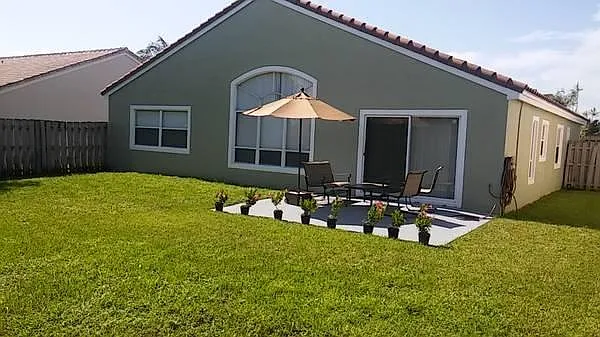 3 bed, 1861 sqft, $4,200 — Photo 2