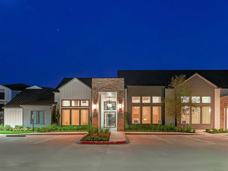 East Vue Ranch Apartments — Photo 18