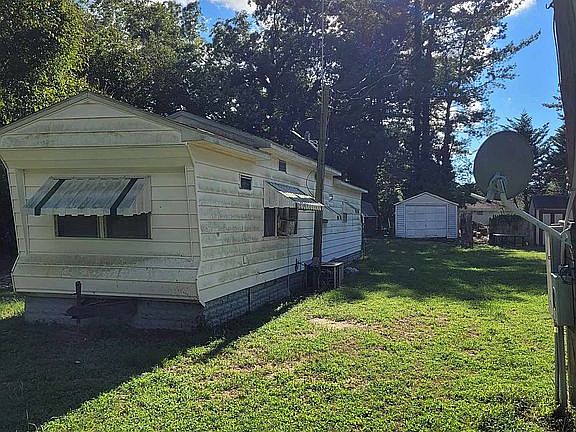 4th image of 25481 Virginia Ave