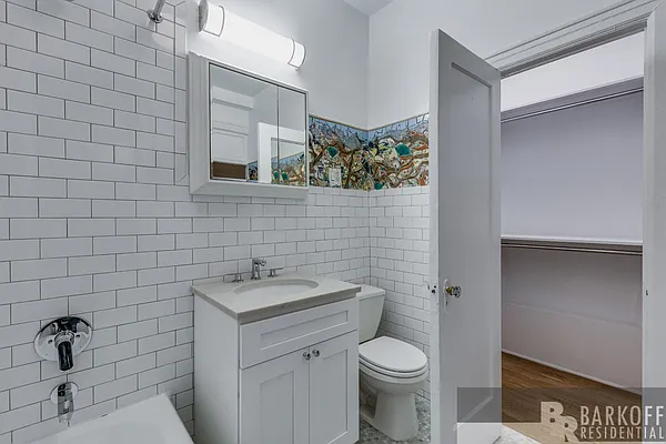 Rented by Barkoff Residential  | media 38