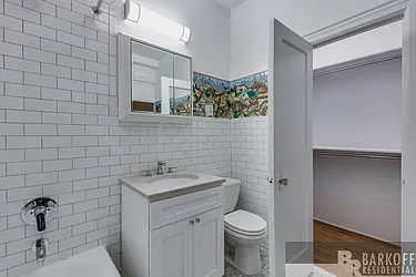 Rented by Barkoff Residential 