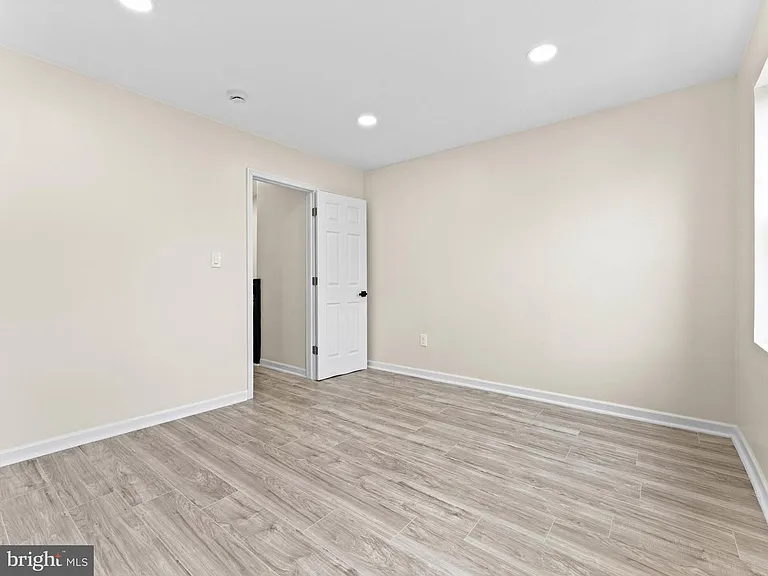 2211 Pierce St — Photo 13