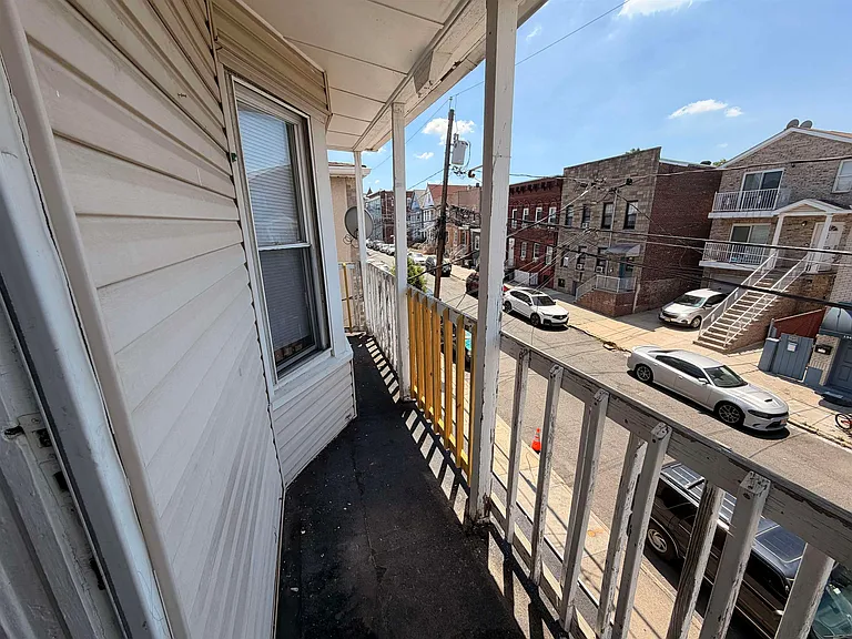133 W 20th St #3 — Photo 11