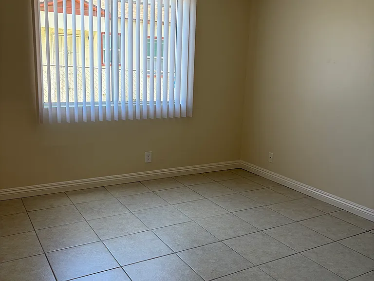 14652 Adams St #1 — Photo 8