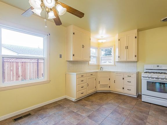 3rd image of 298 Harrison Ave