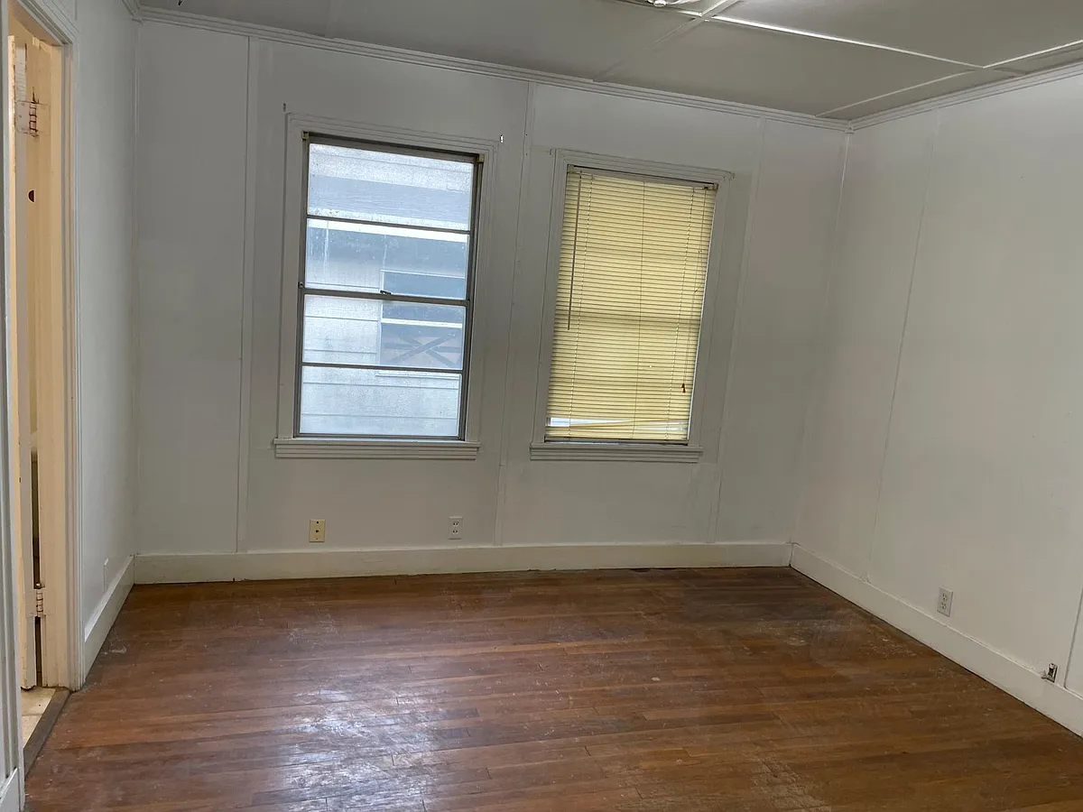 1st Bedroom - 511 W Avenue B