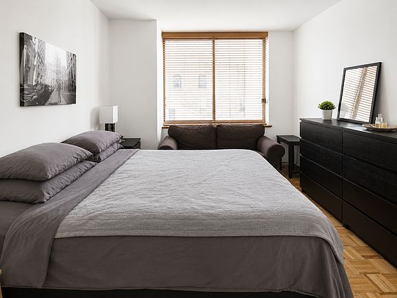 4th image of 200 E 89th St APT 5C