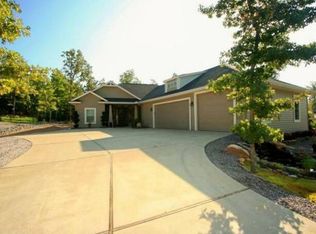 13 Mujeres Ln, Hot Springs Village, AR 71909