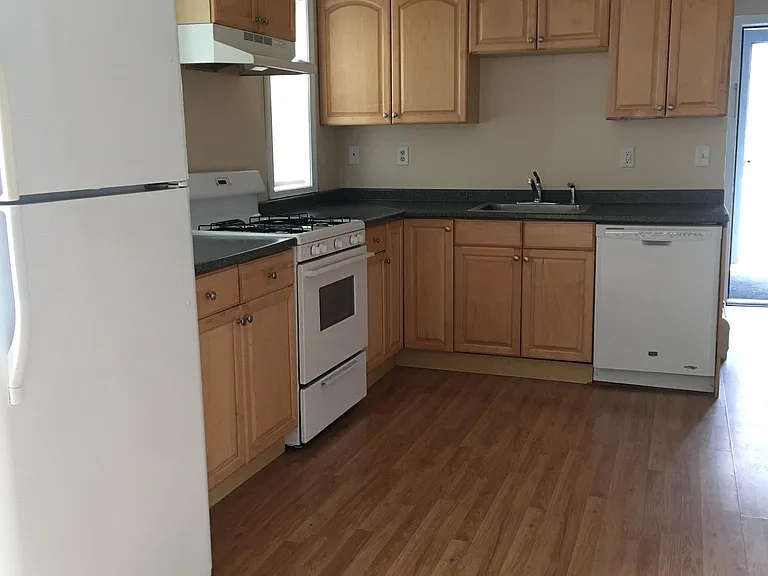 124 Pilgrim Ave #1 — Photo 6