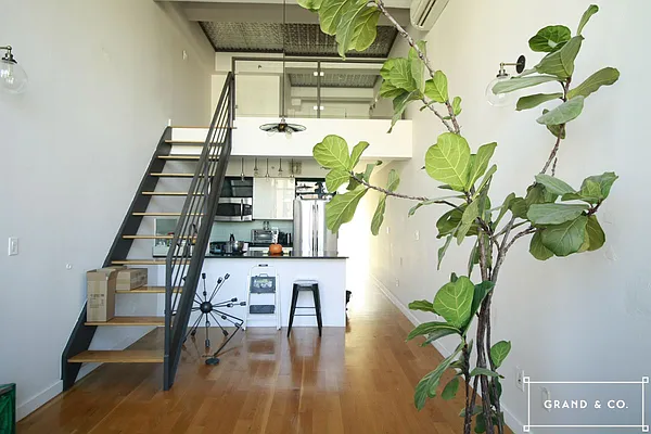 Rented by Grand & Co. | media 3