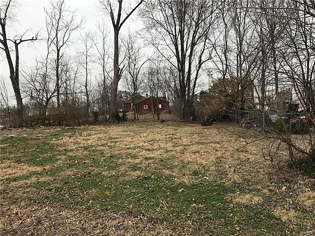 1st image of 229 Circle Dr