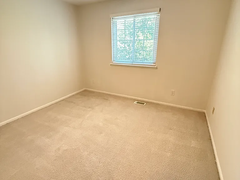 579 W Arrowhead St — Photo 20