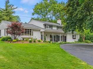 13860 Oak Hill Ln, Brookfield, WI 53005