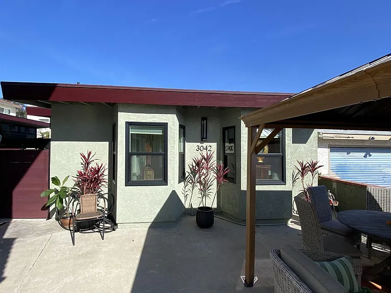 3042 Newell St — Photo 3