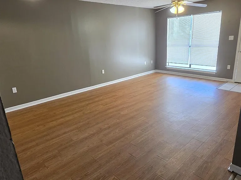 1724 S Brightside View Dr #M — Photo 3