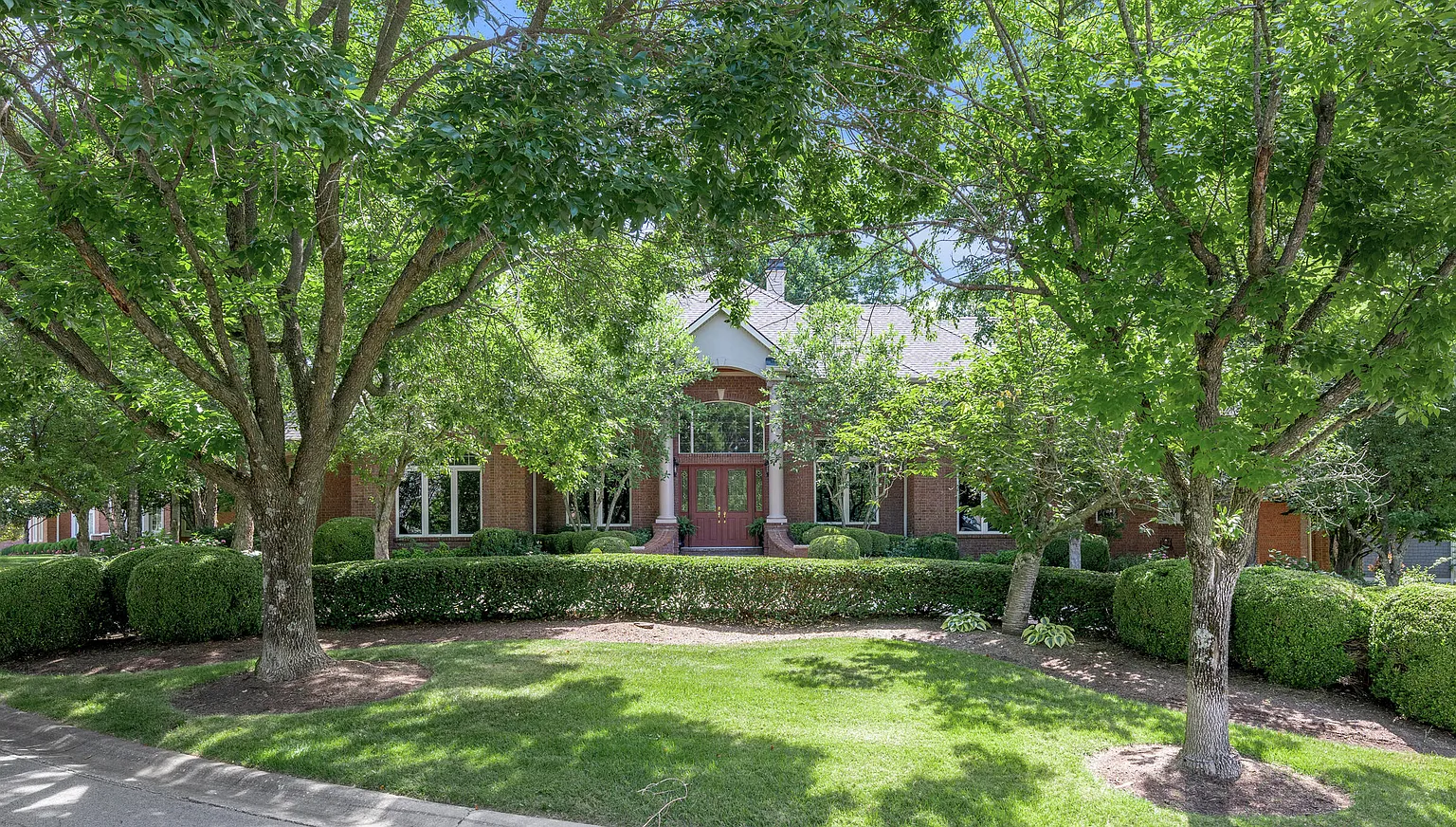 4844 Chelmsbury Ln photo 1