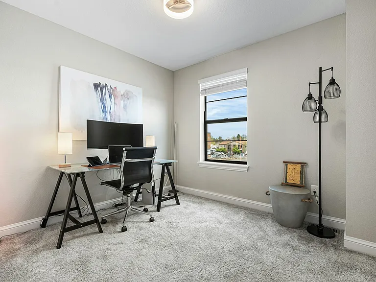 2014 S Holly St #4 — Photo 26