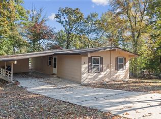 4 Fyfield Cir, Bella Vista, AR 72715