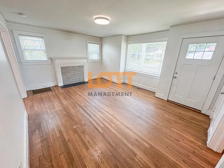 110 Pleasant Ridge Ave — Photo 5