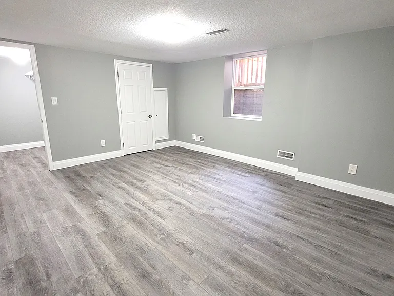 76 Glenview Ave #LOWER — Photo 9