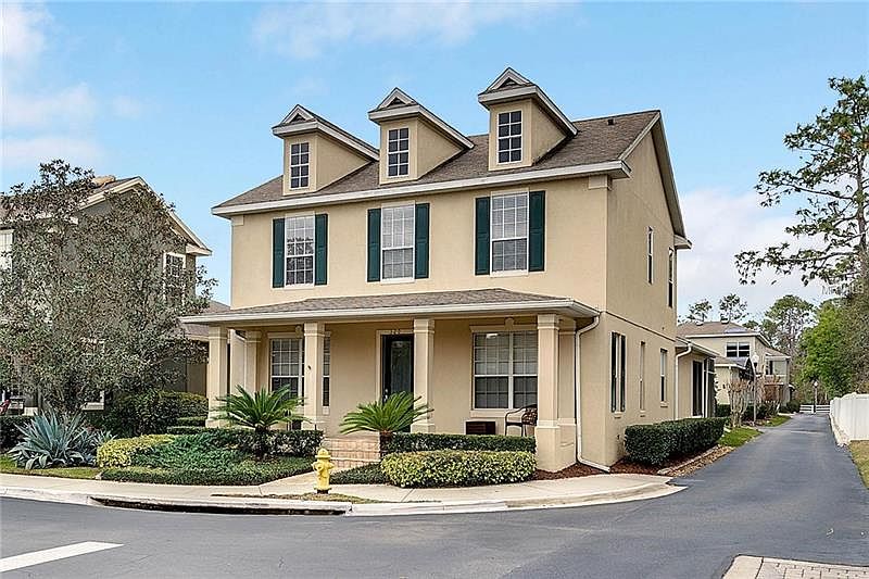 1st image of 320 Balfour Dr