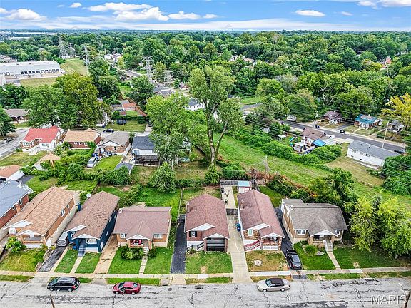 3rd image of 8133 Toddy Ave