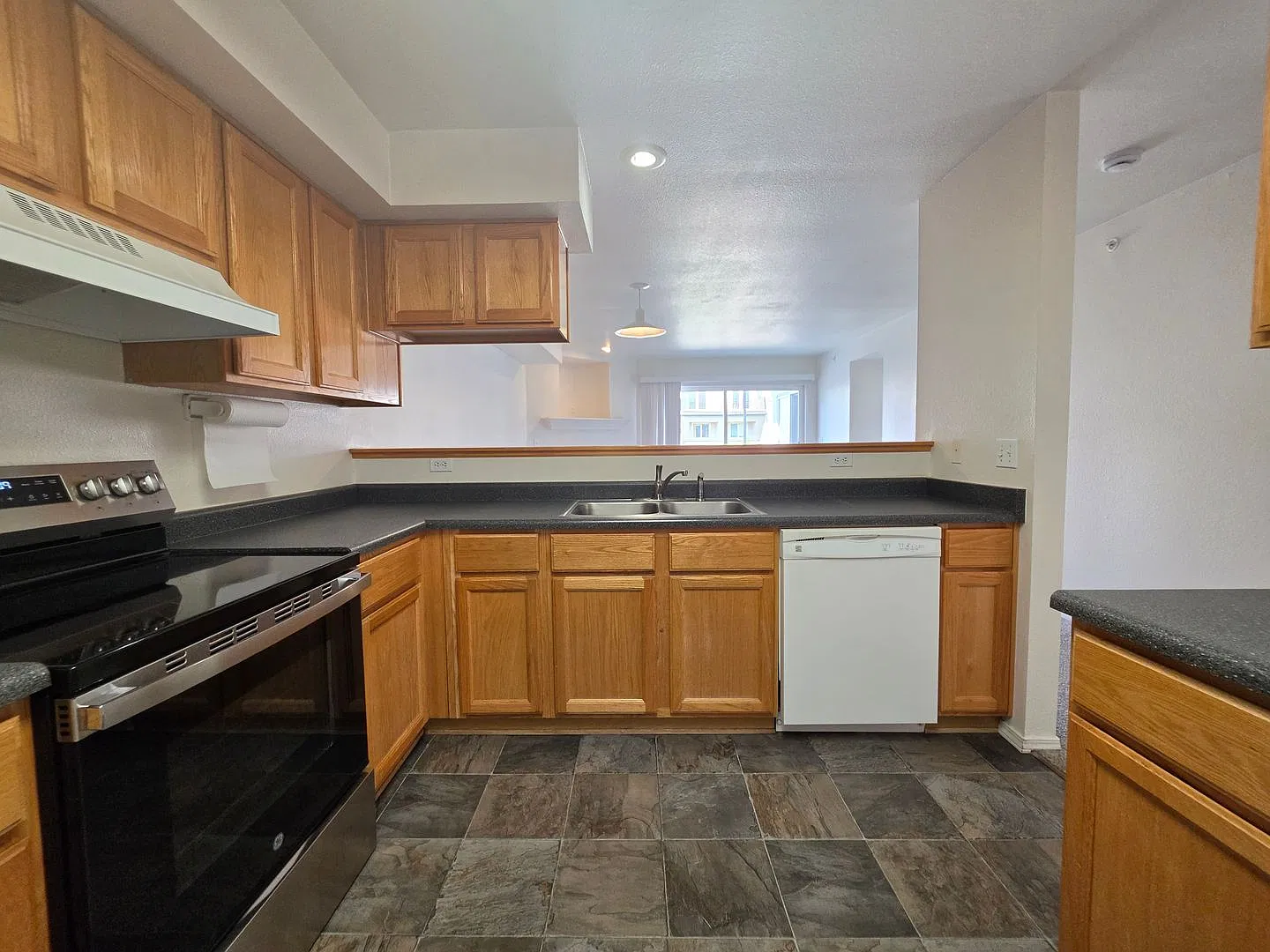 East Campus 2 Bed, 2 Bath Condo in Montclair! — Photo 4