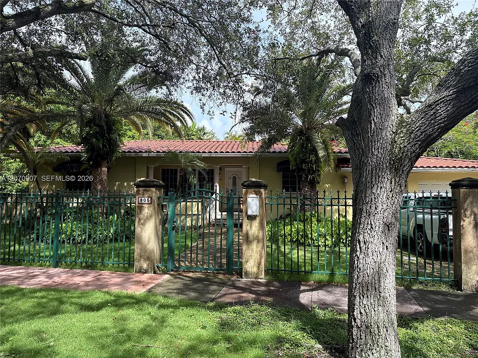 805 Paradiso Ave
