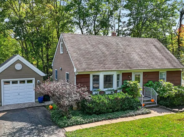 79 Taylor Ter, Hopewell, NJ 08525